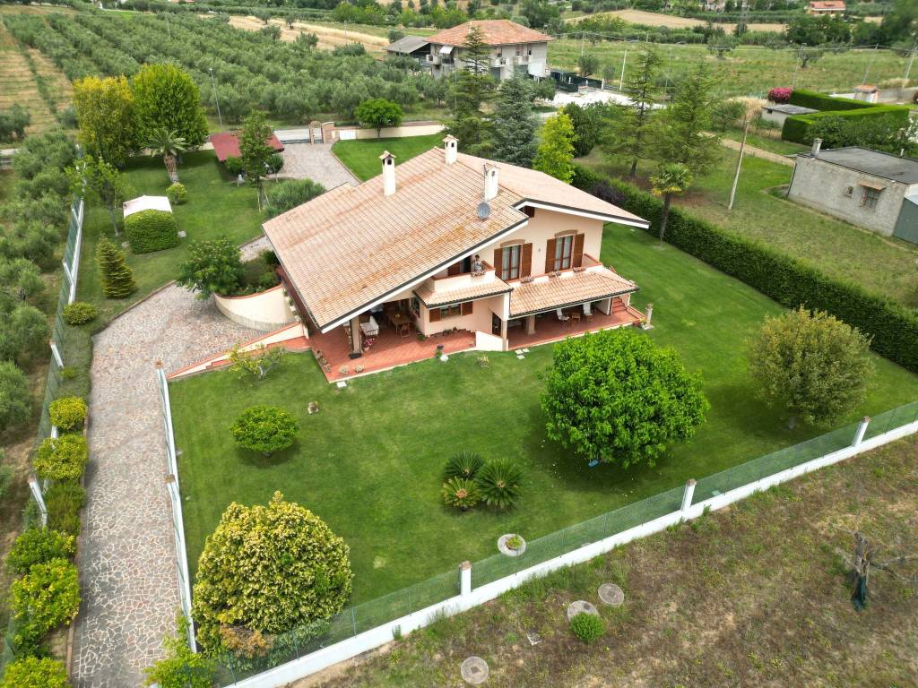 Villa a Giulianova in Via Sette Fratelli, 11 - Foto 2