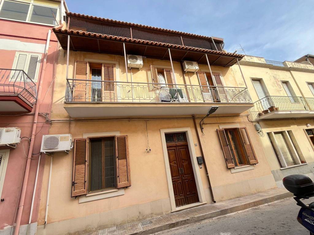 Casa indipendente a Avola in Via Carlo Goldoni, 6 - Foto 3