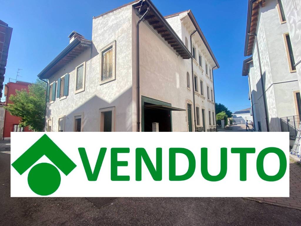 Rustico / casale a San giovanni lupatoto in Via Alessandro Manzoni, 25 - Foto 1