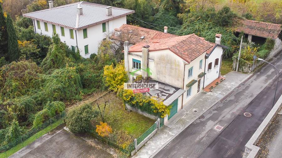 Villa a Cavasso nuovo in Via Vittorio Veneto, 11 - Foto 2
