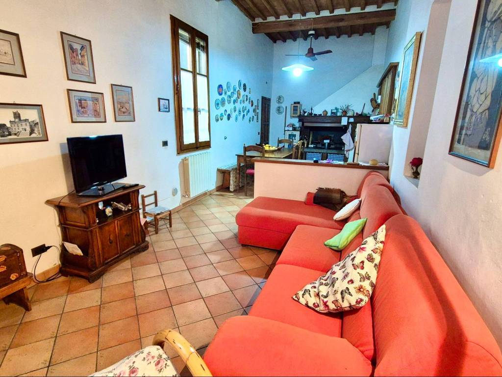Appartamento a Montevarchi in Via Roma - Foto 3