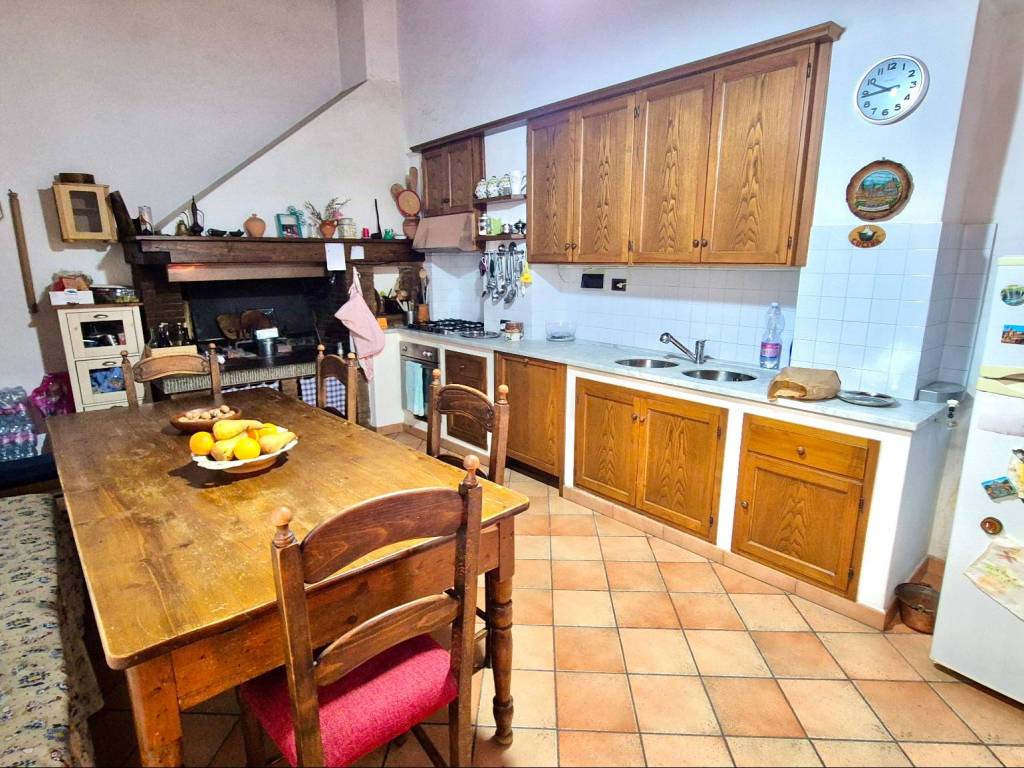 Appartamento a Montevarchi in Via Roma - Foto 4
