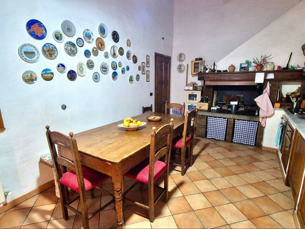 Appartamento a Montevarchi in Via Roma - Foto 5