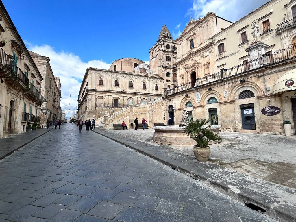 Appartamento a Noto in Corso Vittorio Emanuele - Foto 5