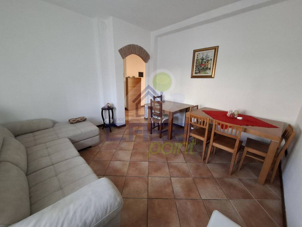 Appartamento a Castelnuovo bocca d'adda in VIA FRATELLI CAIROLI - Foto 2
