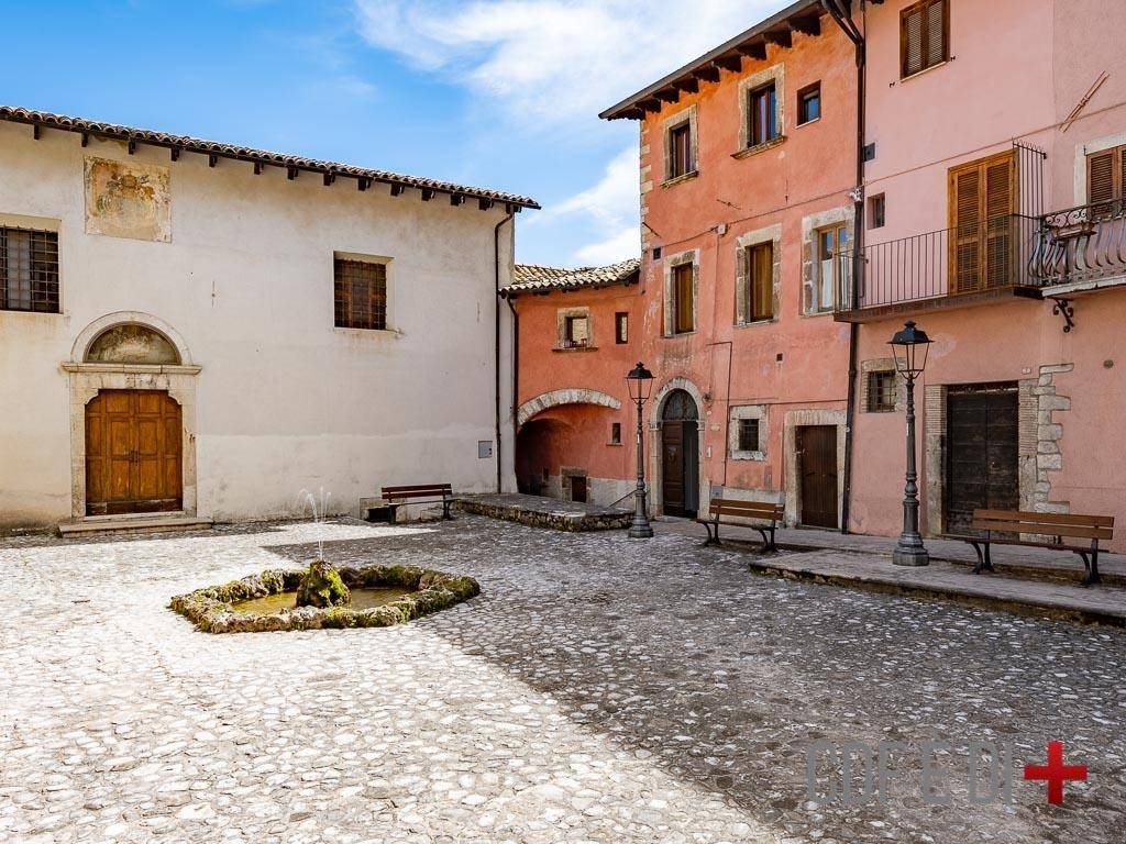 Appartamento a Leonessa in Piazza Santa Croce - Foto 4