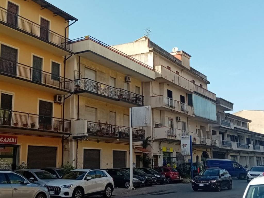 Appartamento a Gioia tauro in Via Nazionale 18, 87 - Foto 2