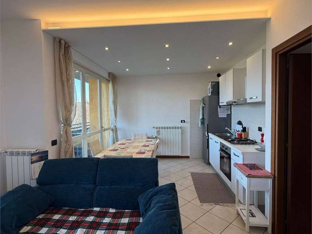 Appartamento a Baveno in Via Giulio Lavarini, 2 - Foto 2