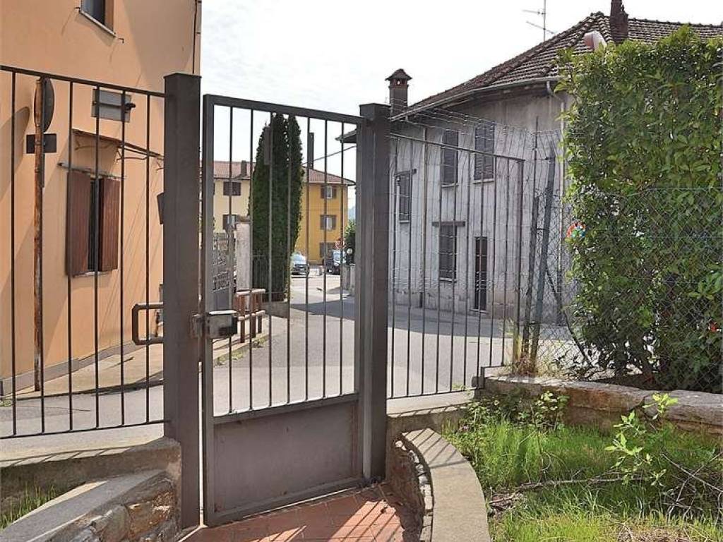 Casa indipendente a Besozzo in Via Solferino, 1/A - Foto 4