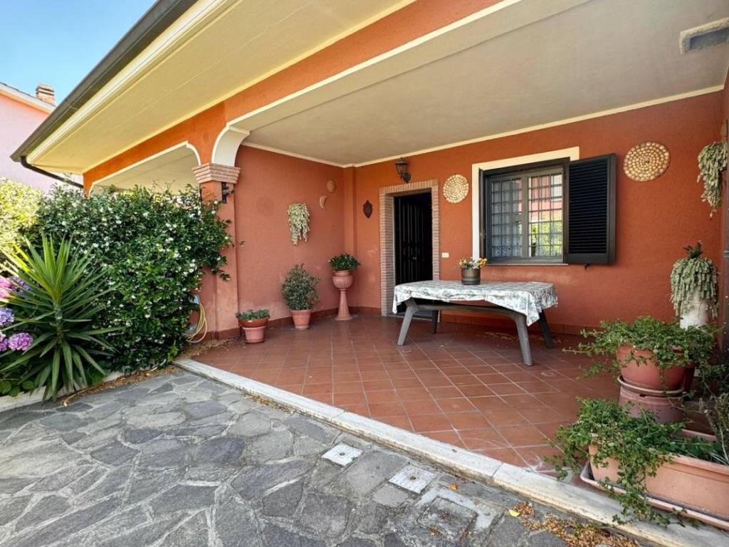 Villa a Ardea in Via Brenta, 33 - Foto 2