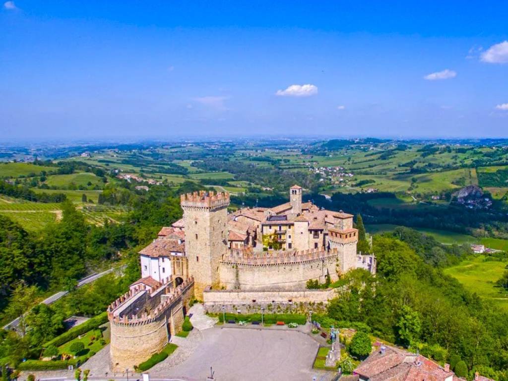 Rustico / casale a Vernasca in Frazione Vigoleno - Foto 2