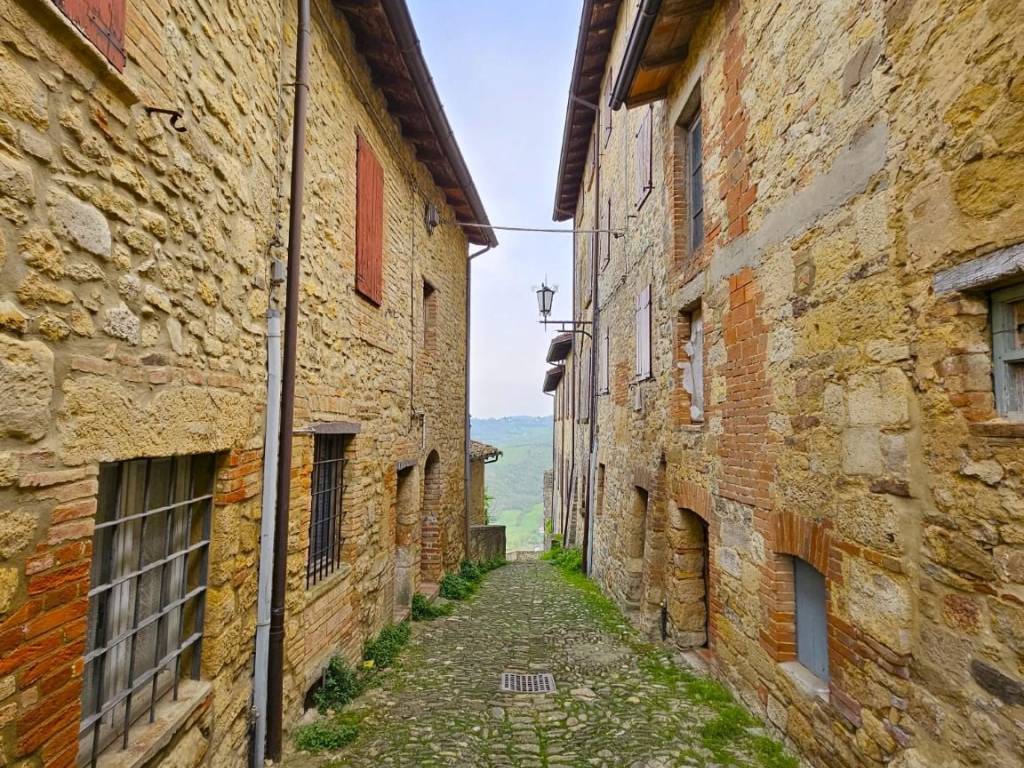 Rustico / casale a Vernasca in Frazione Vigoleno - Foto 4