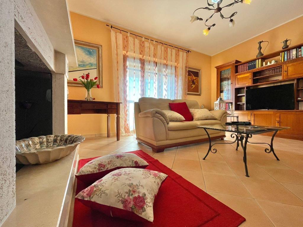 Villa a Isola del liri in Via Calcara Fontanino, 70 - Foto 4