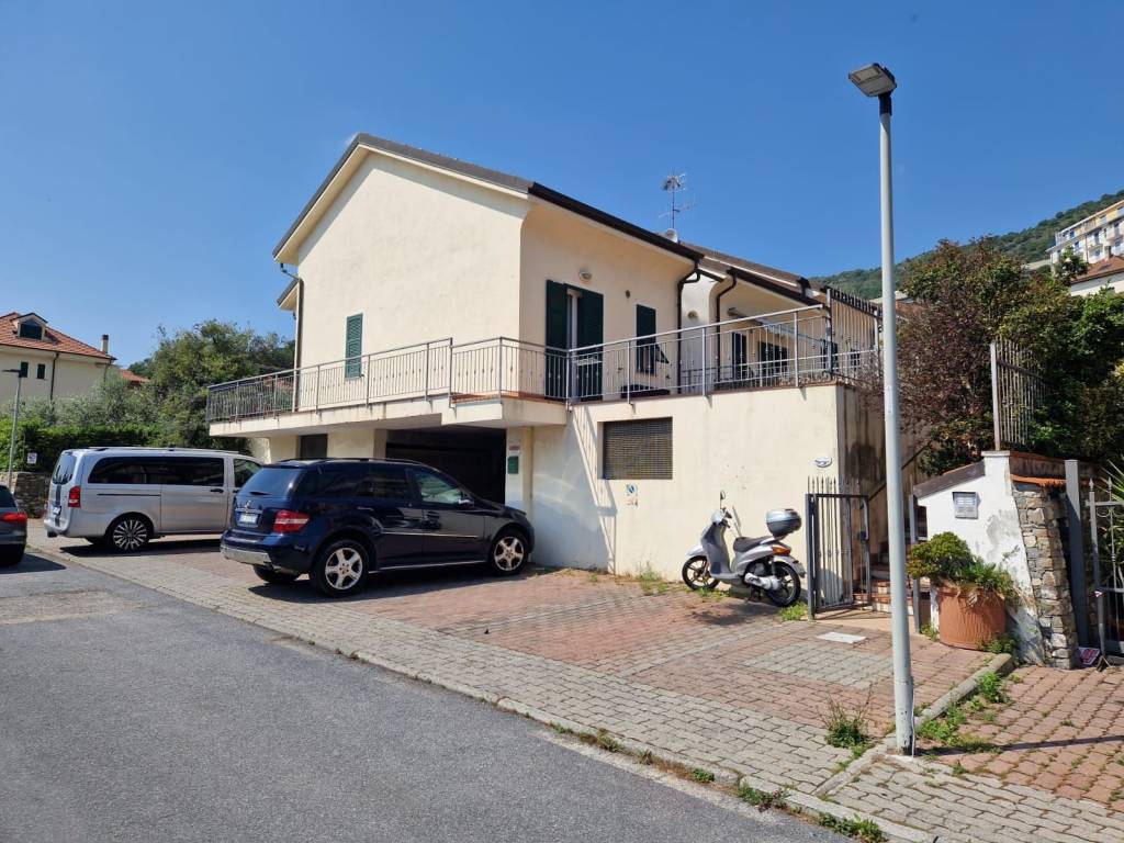 Villa a Andora in Via G. Carminati, 58 - Foto 2