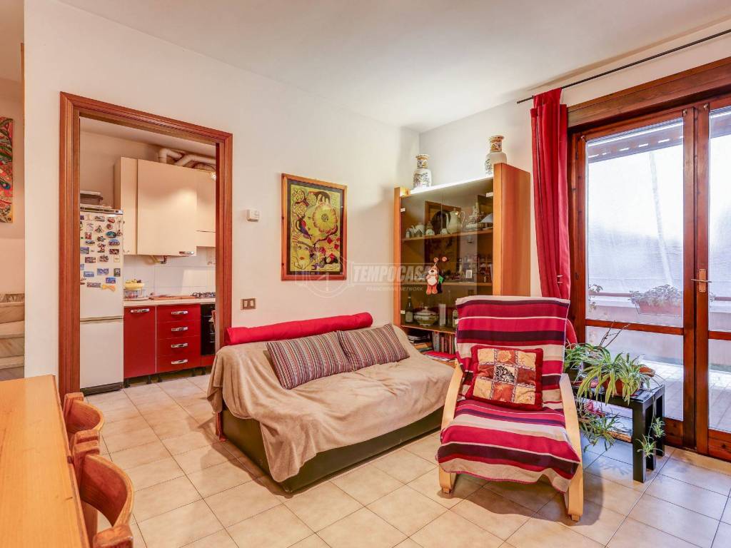Appartamento a Castelletto sopra ticino in Via Eugenio Montale - Foto 3
