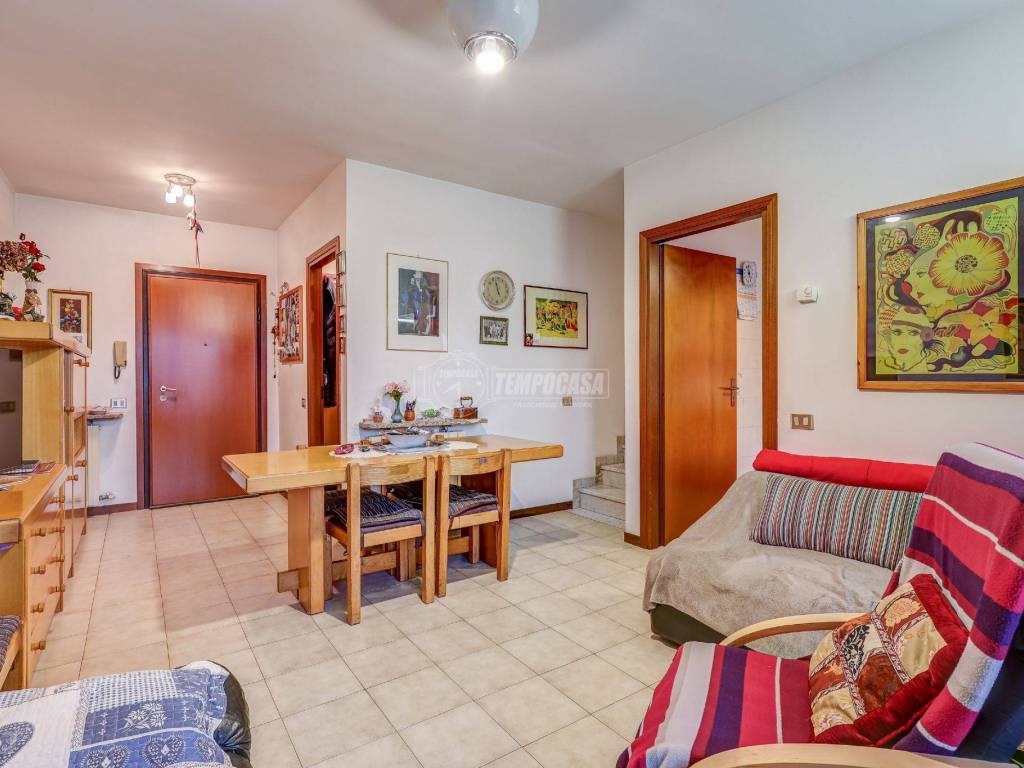 Appartamento a Castelletto sopra ticino in Via Eugenio Montale - Foto 4