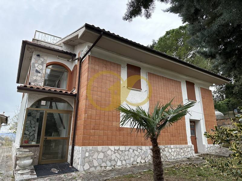 Villa a Tolentino in Contrada Vaglie - Foto 3
