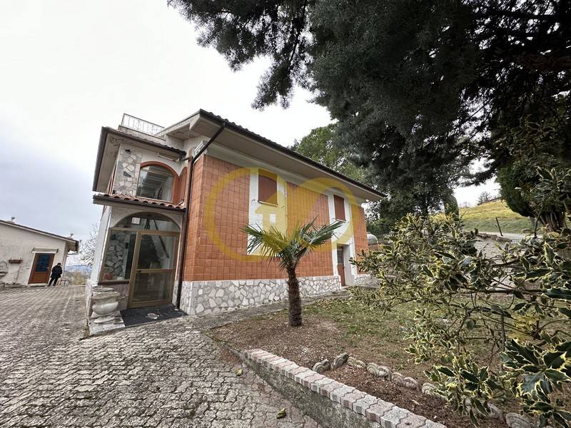 Villa a Tolentino in Contrada Vaglie - Foto 4