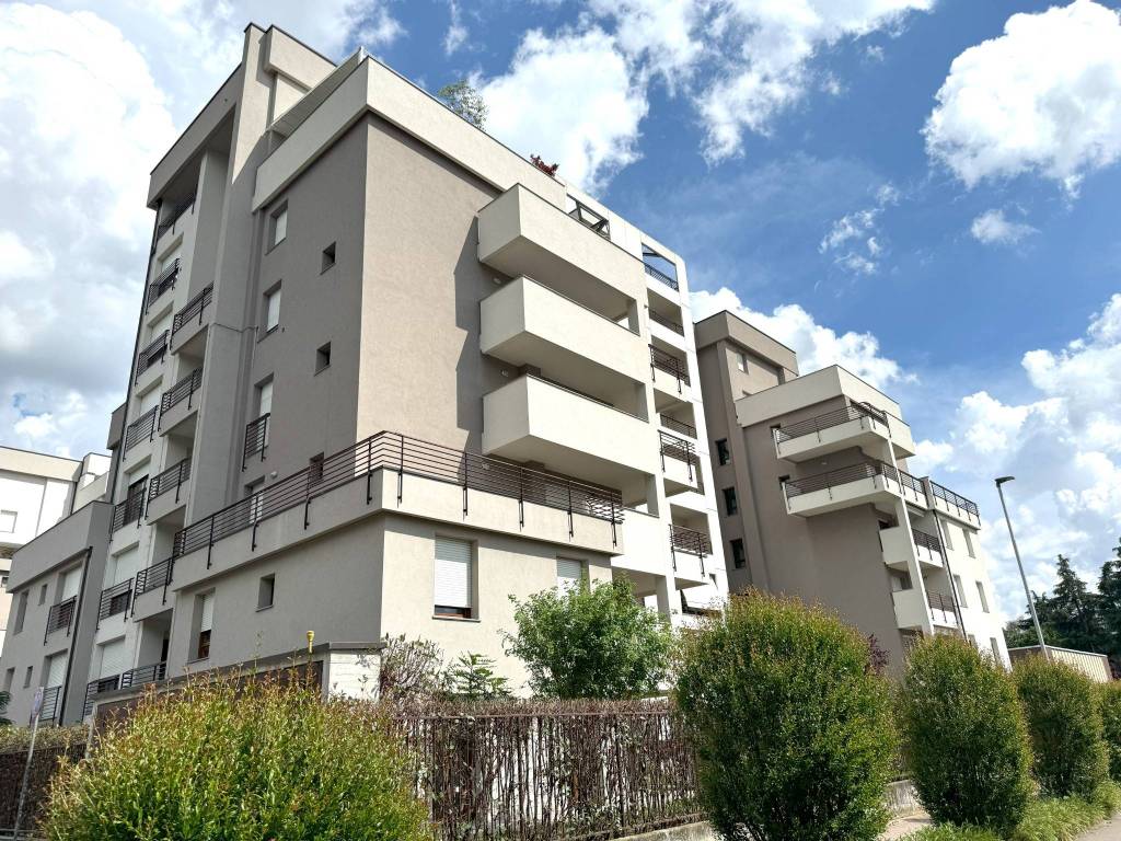 Appartamento a Caronno pertusella in Via 4 Novembre, 328 - Foto 2