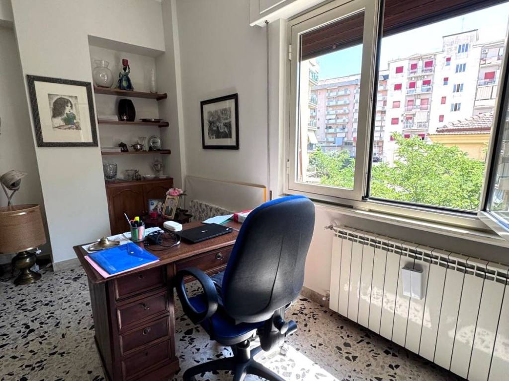 Appartamento a Caltanissetta in Via Napoleone Colajanni, 11 - Foto 4