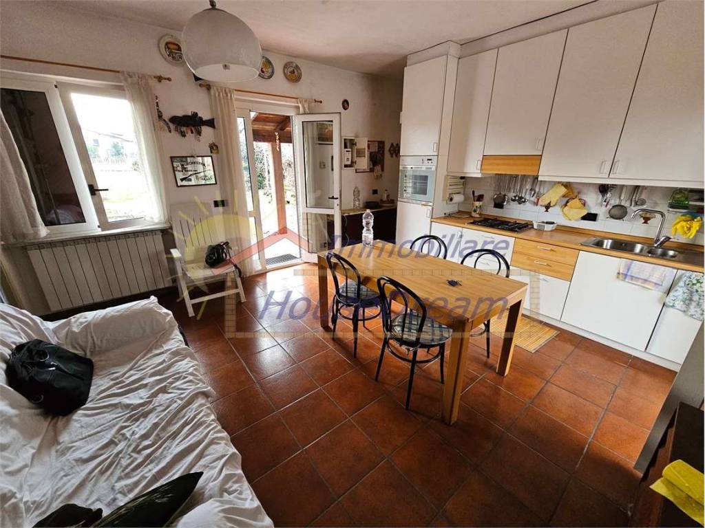 Casa indipendente a Castelletto sopra ticino - Foto 2