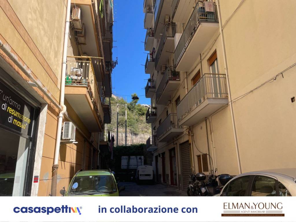 Appartamento a Salerno in Via Torrione, 113 - Foto 2
