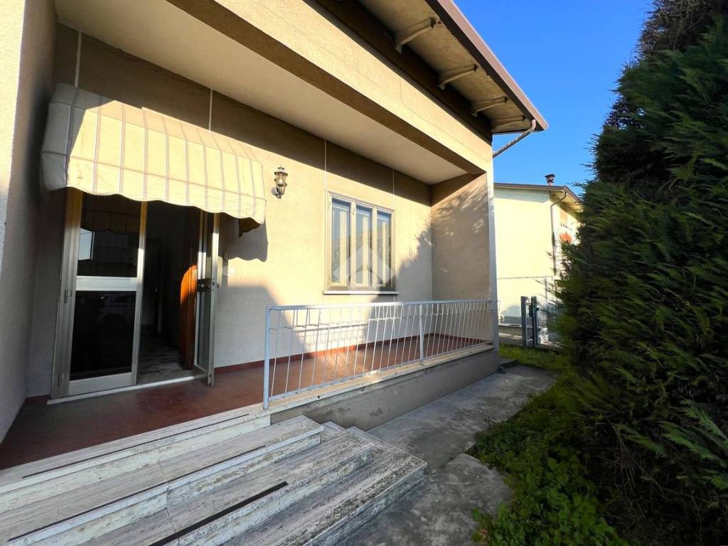 Casa indipendente a Poggio rusco in Via F.lli Bandiera, 3 - Foto 2