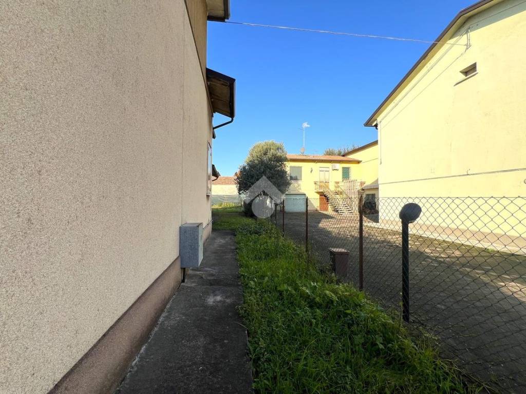Casa indipendente a Poggio rusco in Via F.lli Bandiera, 3 - Foto 3