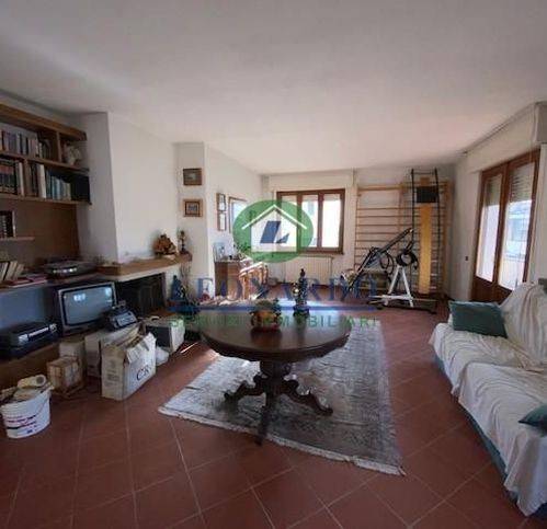 Villa a Massa e cozzile in Via Giuseppe Verdi - Foto 3