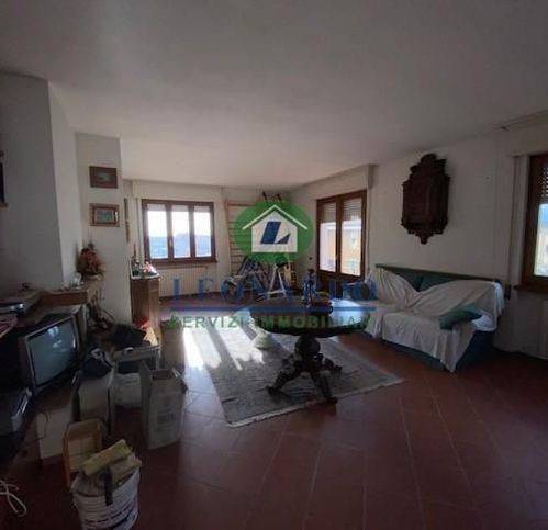 Villa a Massa e cozzile in Via Giuseppe Verdi - Foto 4