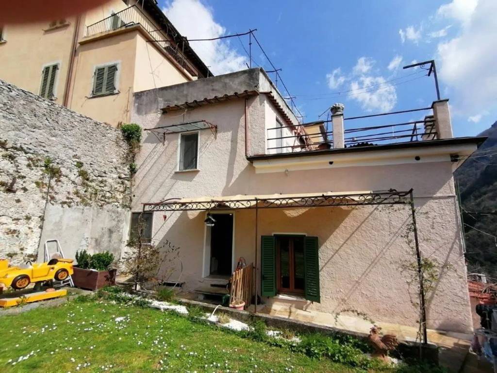 Rustico / casale a Camaiore in Piazza Domenico dell'Aquila, 82 - Foto 2