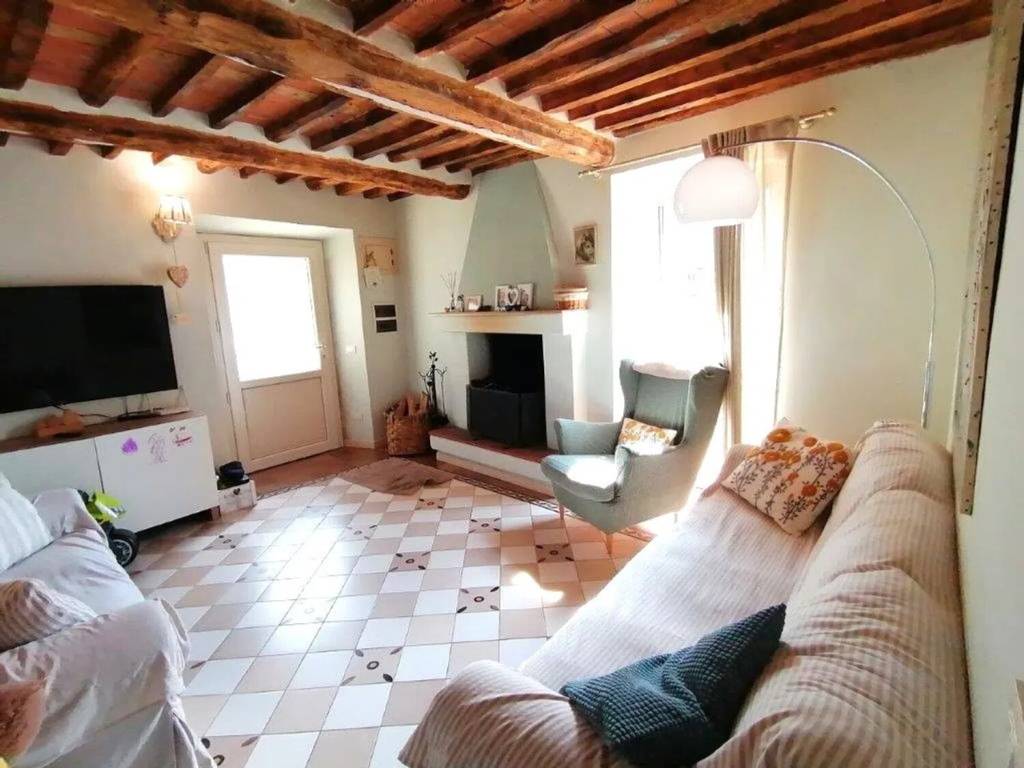 Rustico / casale a Camaiore in Piazza Domenico dell'Aquila, 82 - Foto 3