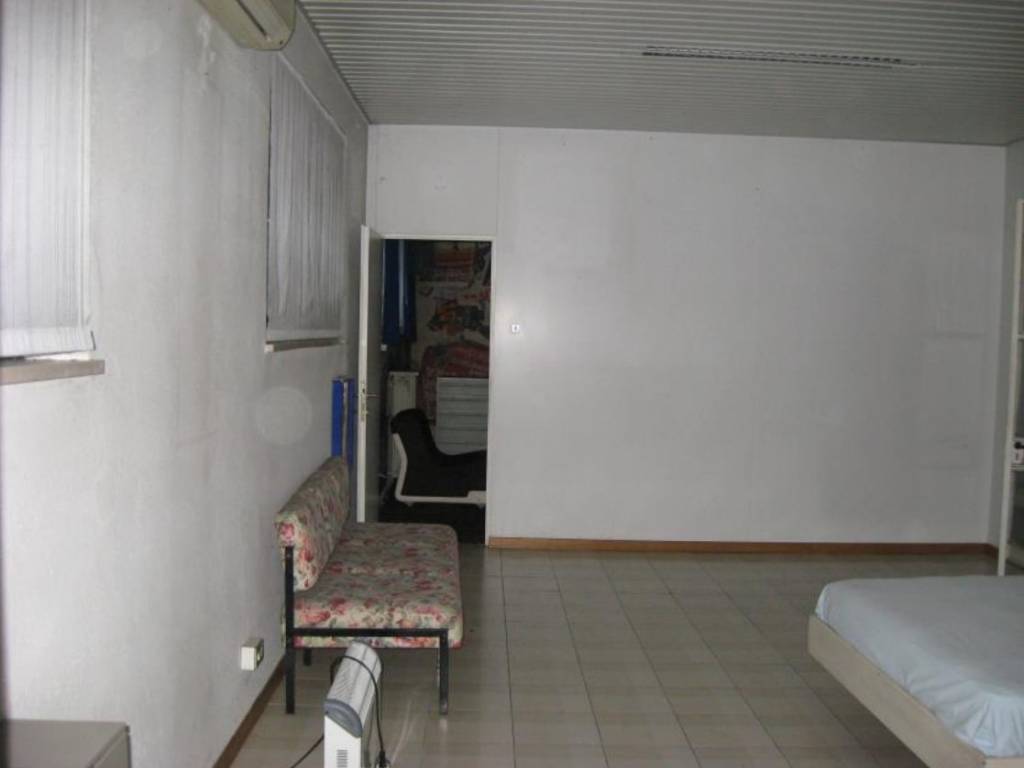 Appartamento a Verona in VIA TOMBETTA 111 - Foto 5