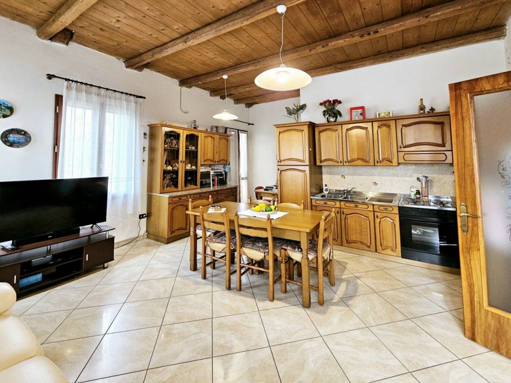 Appartamento a Granze in VIA DELLA LIBERTà - Foto 2