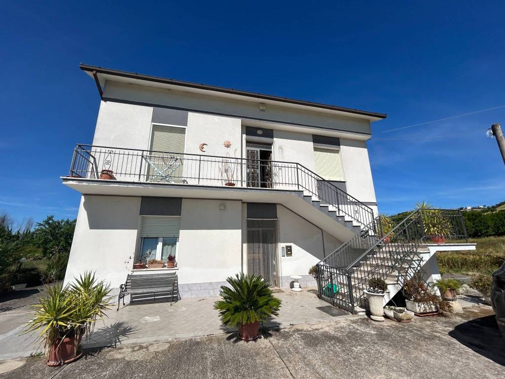 Casa indipendente a Fermo in Contrada Girola Valtenna - Foto 2