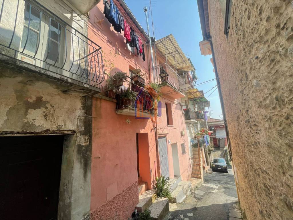Casa indipendente a Lamezia terme in Via Timpone, 34 - Foto 2