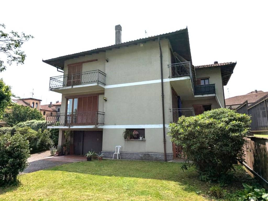 Villa a Invorio in Largo Alpini - Foto 3