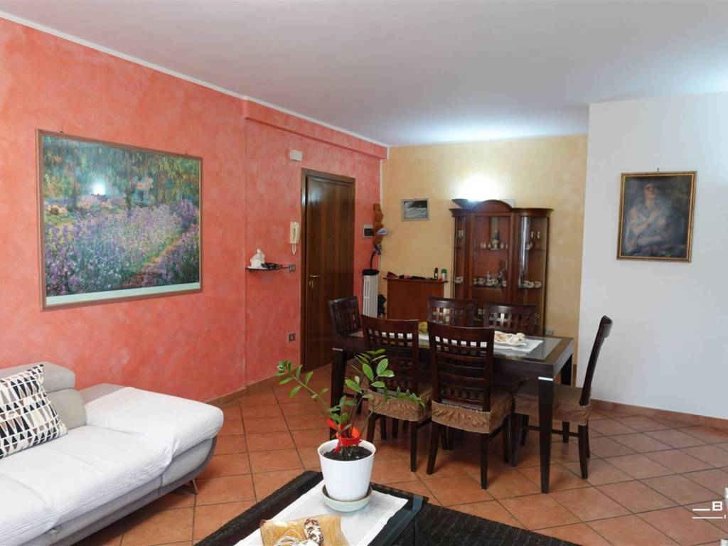 Appartamento a Guastalla in Via Vittorio Bertazzoni, 47 - Foto 2