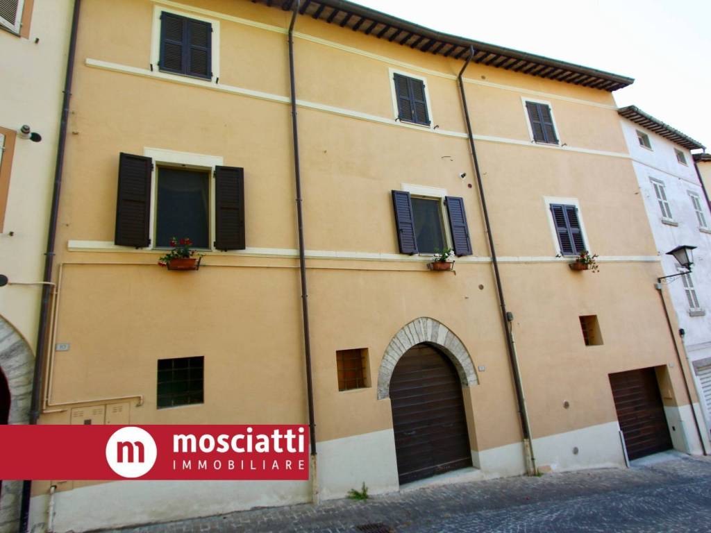 Appartamento a Esanatoglia in Corso Vittorio Emanuele II - Foto 2