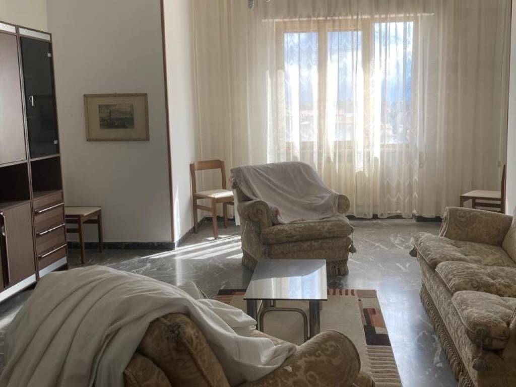 Appartamento a Gioia tauro in Strada Provinciale di Gioia Tauro e Locri, 188 - Foto 2