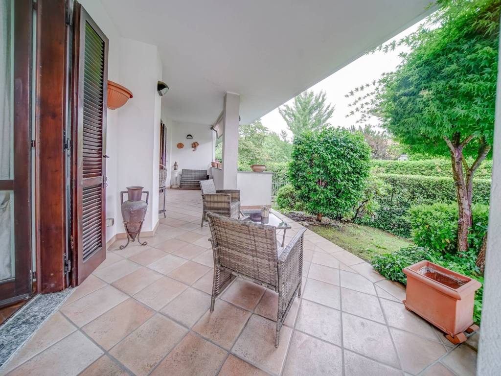 Villa a Borgomanero in Via delle Rosette - Foto 2