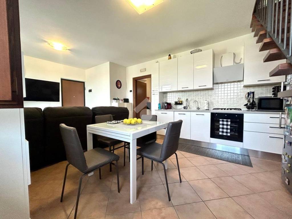 Appartamento a Nogarole rocca in Appartamento Via Salieri, 30 - Foto 2