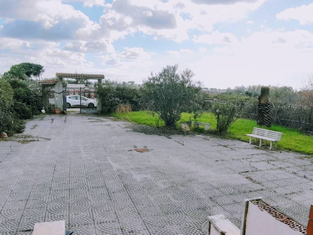 Villa a Aprilia in Via Grande - Foto 2