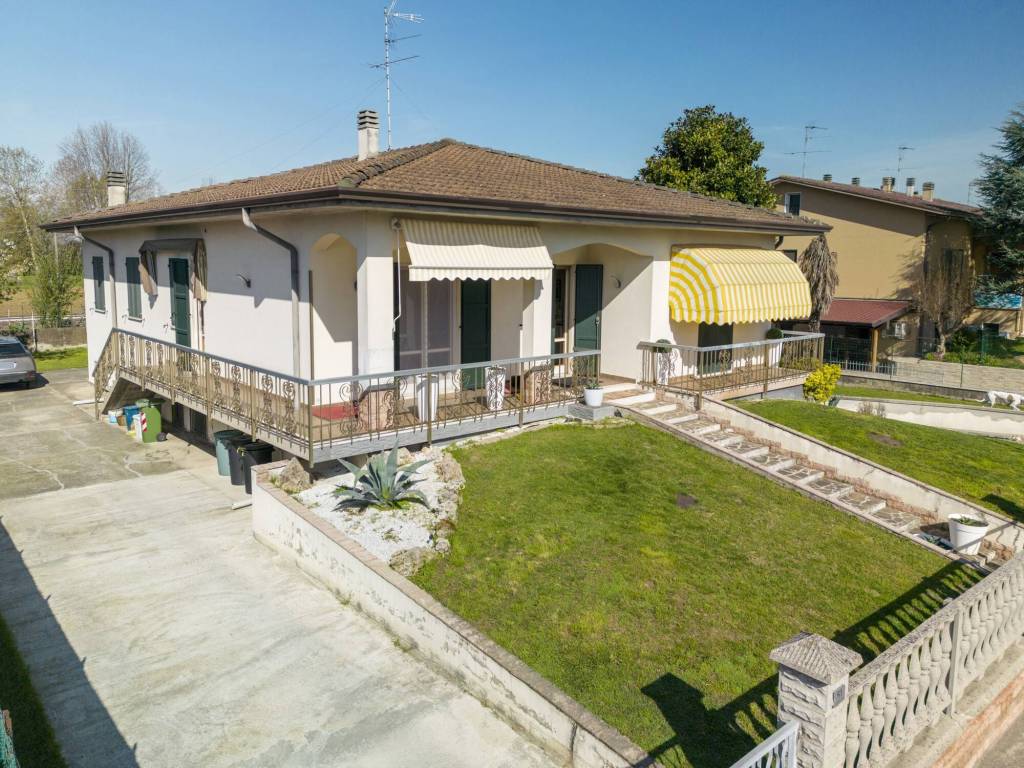 Villa a Porto mantovano in Via Treves - Foto 2