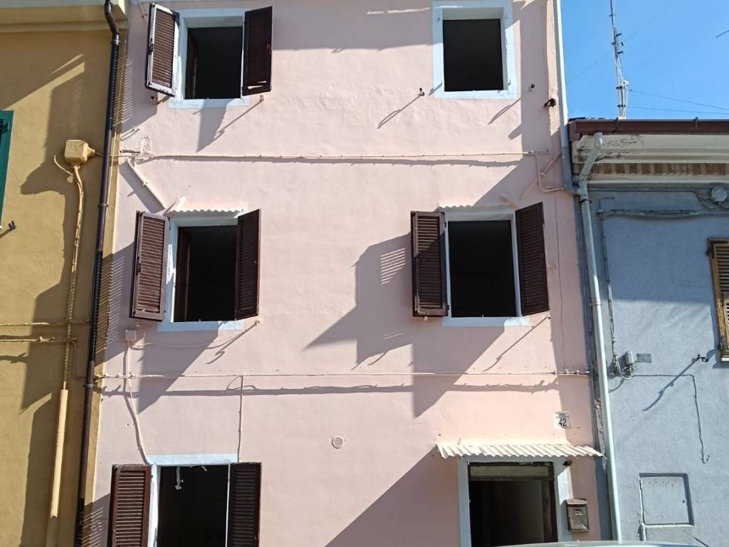Casa indipendente a Falconara marittima in Via 25 Aprile - Foto 3