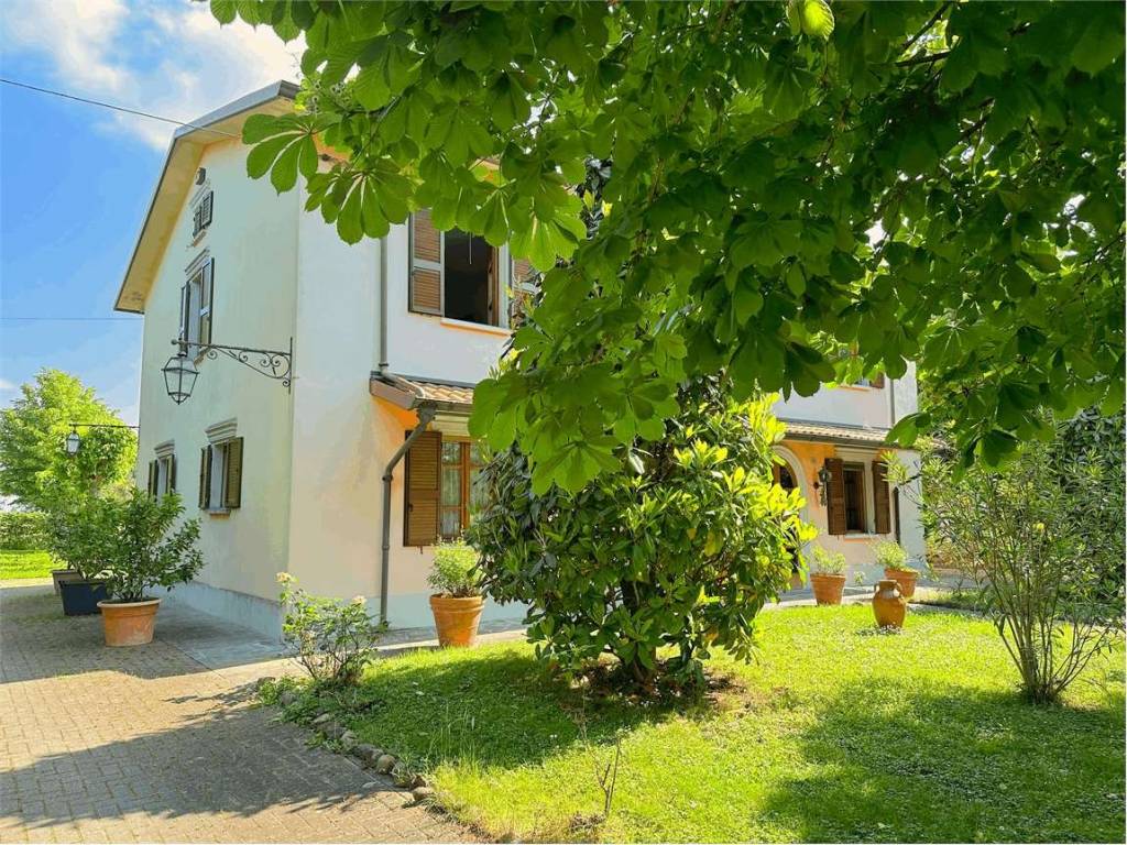 Villa a Soliera in via gandolfa, 38 - Foto 3