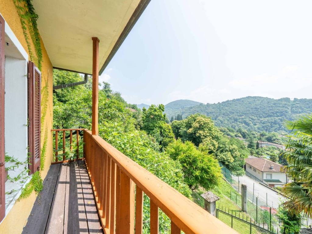 Appartamento a Luino in Via Torretta, 44 - Foto 2