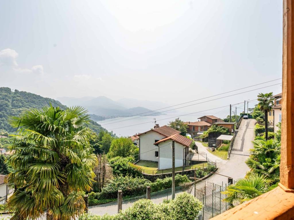 Appartamento a Luino in Via Torretta, 44 - Foto 3