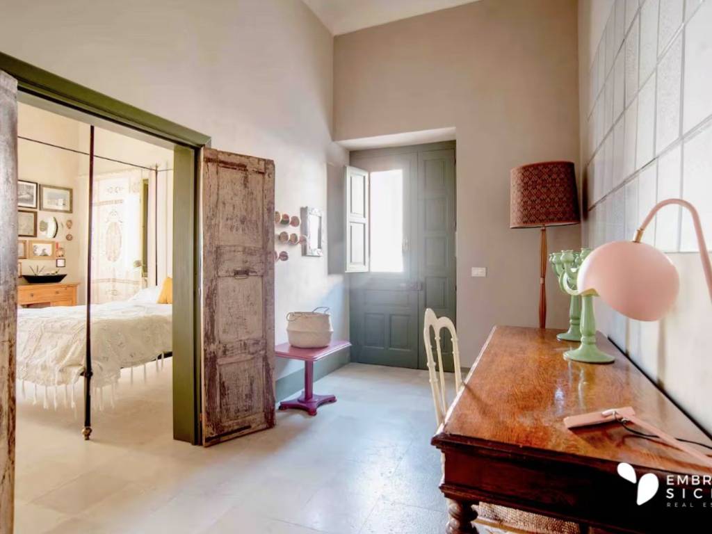 Casa indipendente a Noto in Via Sergio Sallicano - Foto 3