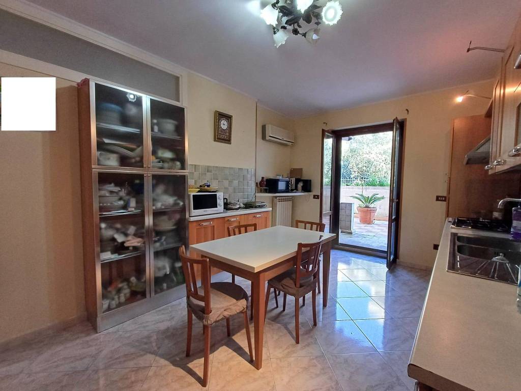 Appartamento a Caserta in Via Camillo Golgi, 26 - Foto 4